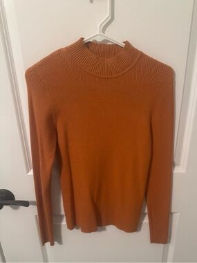 r2 Mock Neck Ribbed Pullover Sweater in Mustard